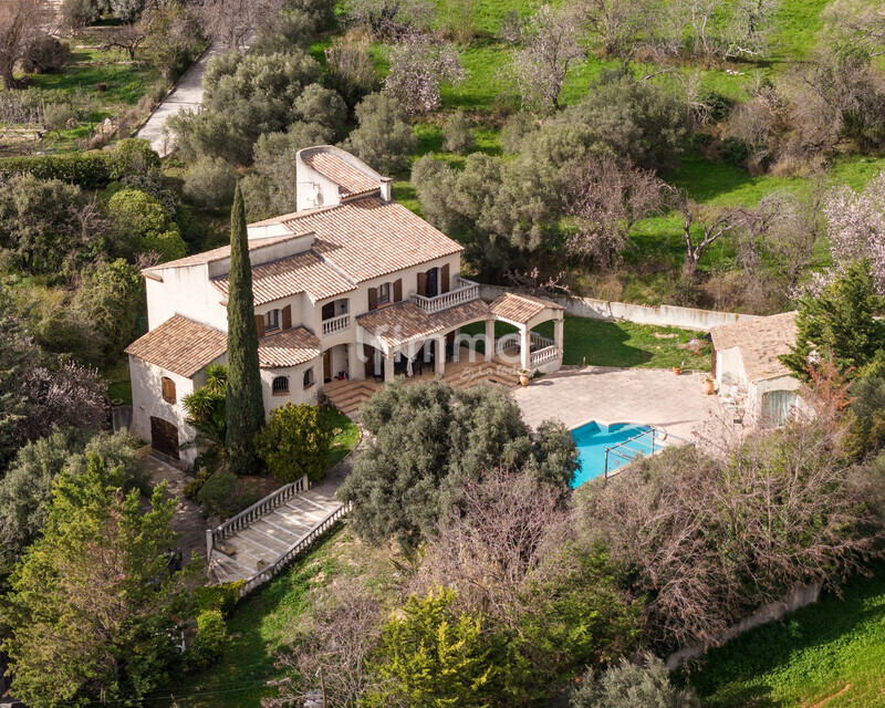 Les Médecins - Maison Familiale -  6/7P - 240M2 + Dépendance - Chateaugombert-12