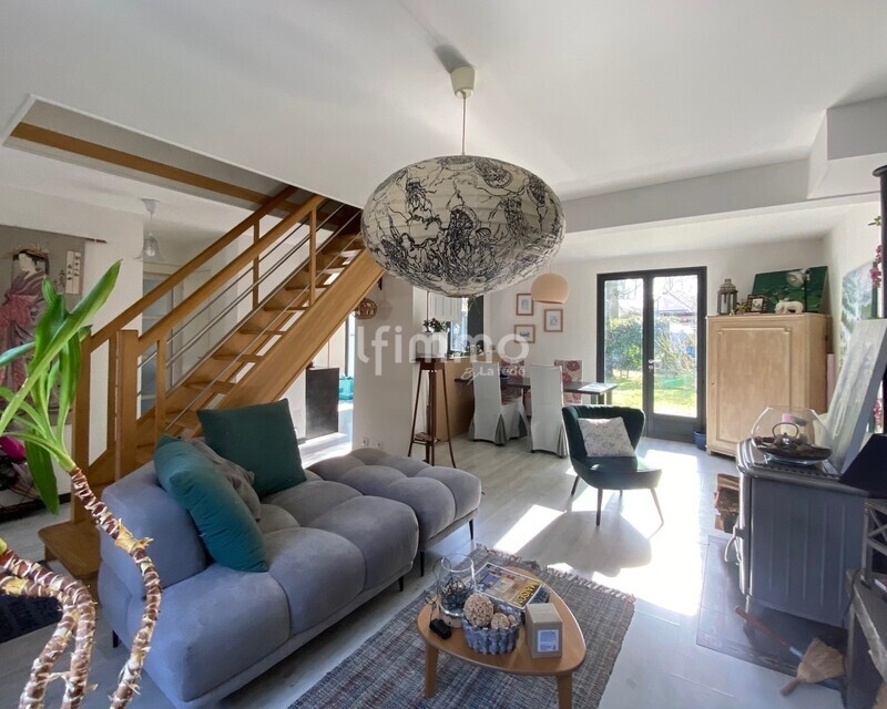 Charmante maison familiale de 140m2 au Plessis-Trévise  - Salon vers jardin