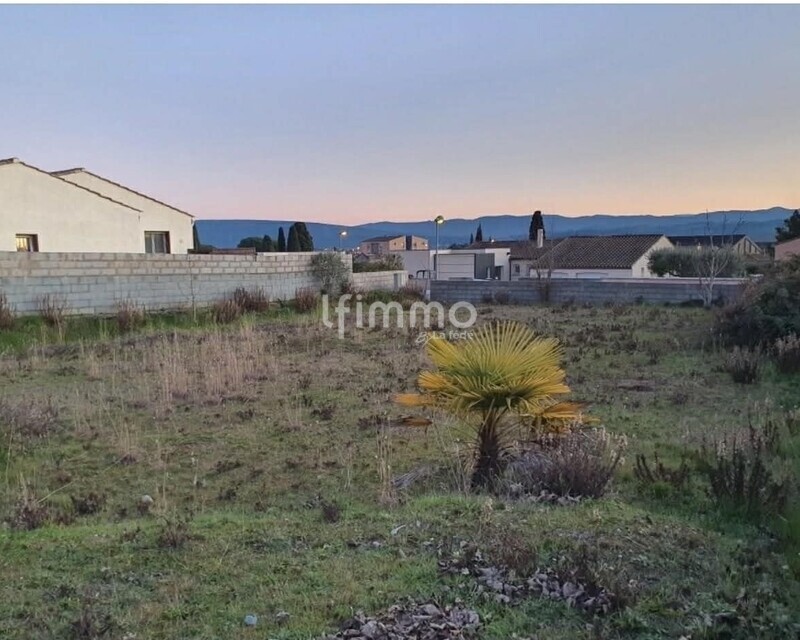 Terrain constructible de 616m2 - 874c22a0-8f61-478a-a6b1-c140f97baad9