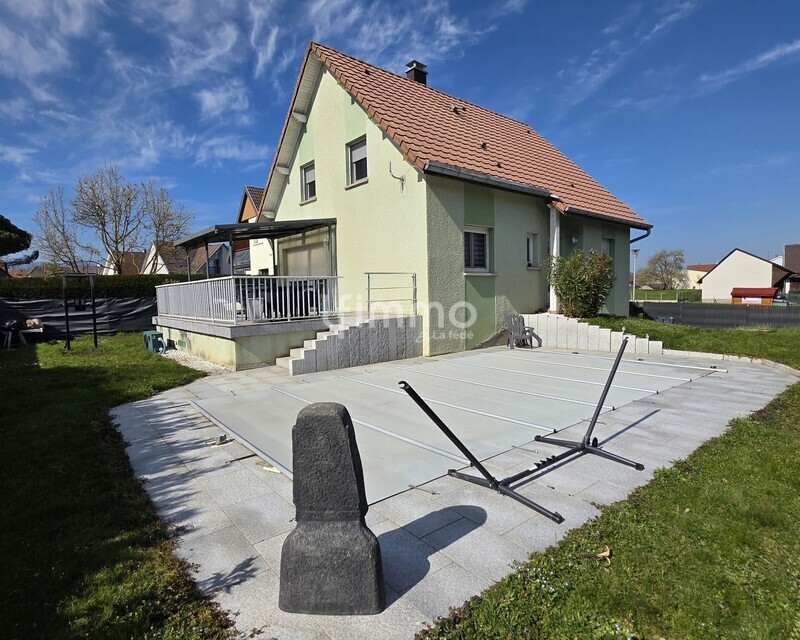Charmante maison avec piscine au coeur d'un village prisé - 08