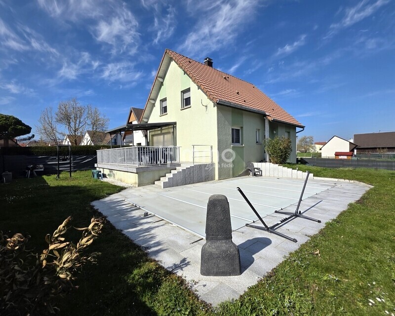 Charmante maison avec piscine au coeur d'un village prisé - 00