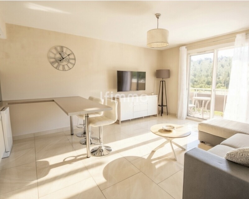 Carnoux/ Appartement/ Terrasse/Stationnement  - Img 0570