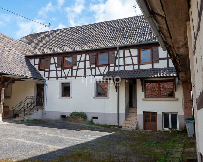 Corps de ferme avec Garage Vue et Jardin - Cour 2