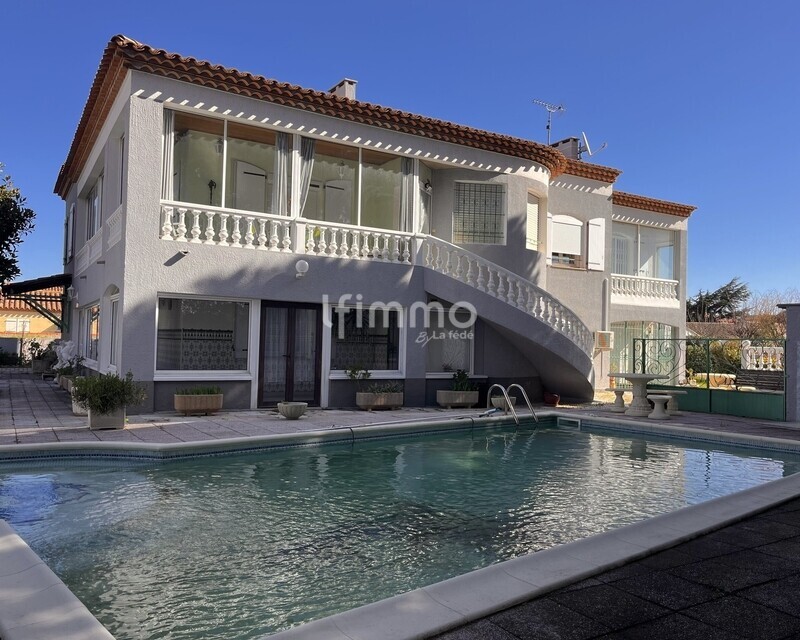 Et si votre nouvelle vie commençait derrière cette porte… - Piscine maison