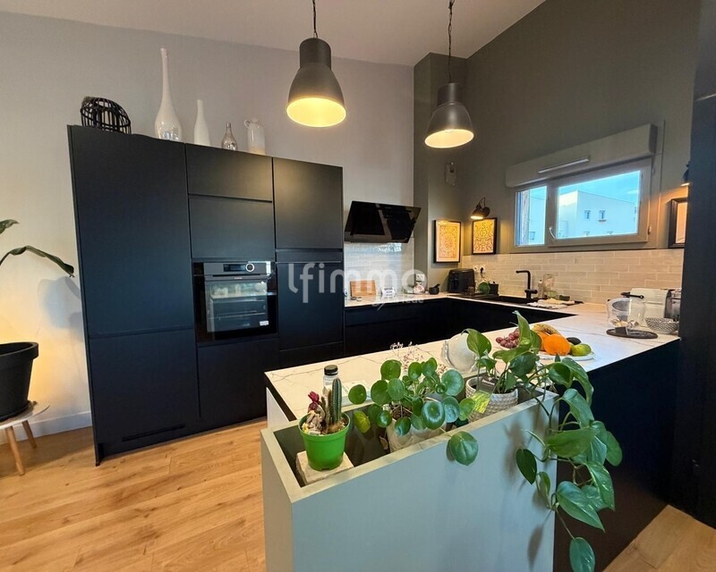 Appartement T4 duplex - 662809e0-0d42-4cec-bfe9-f947ad8a59f8