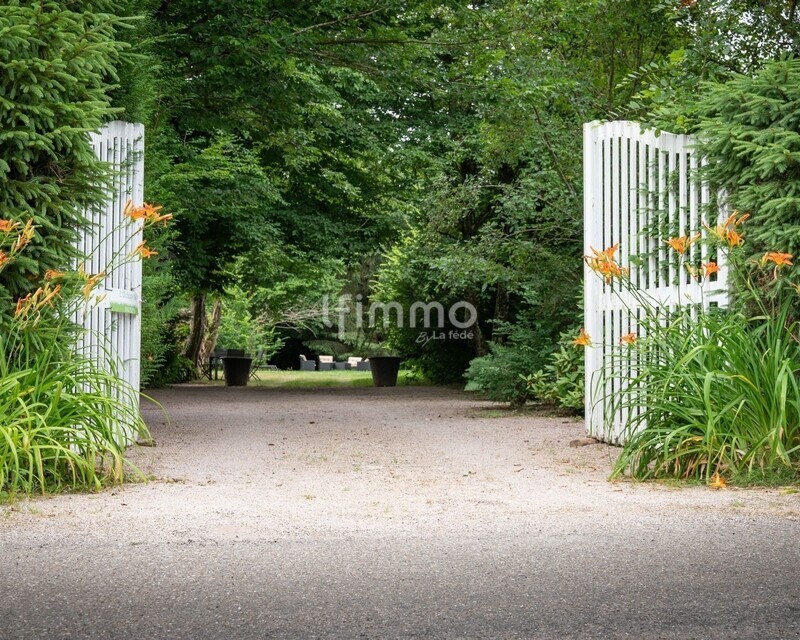 Maison de caractère avec gîte, piscine - terrain constructible - 1842801297404348