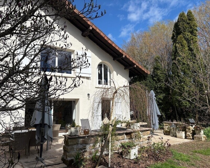 Propriété aux portes d'Epinal avec piscine et terrain arboré - Img-20260317-wa0002