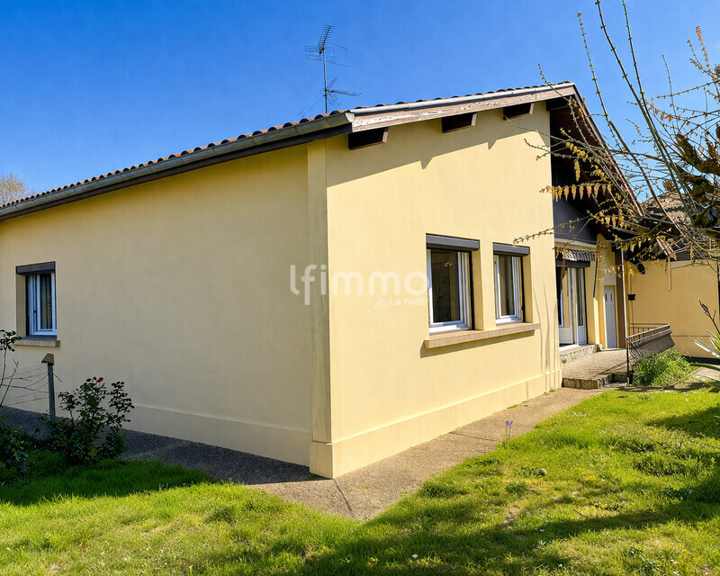 Maison avec fort potentiel - 4c2dc9df-9e85-4b8f-b853-6a932a75fe1c
