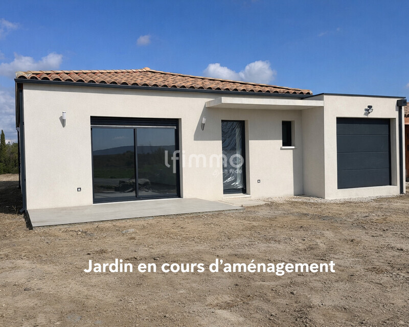 Maison T4 de 100 m² proche Lézignan-Corbières , jardin, garage  - Devant maison jardin