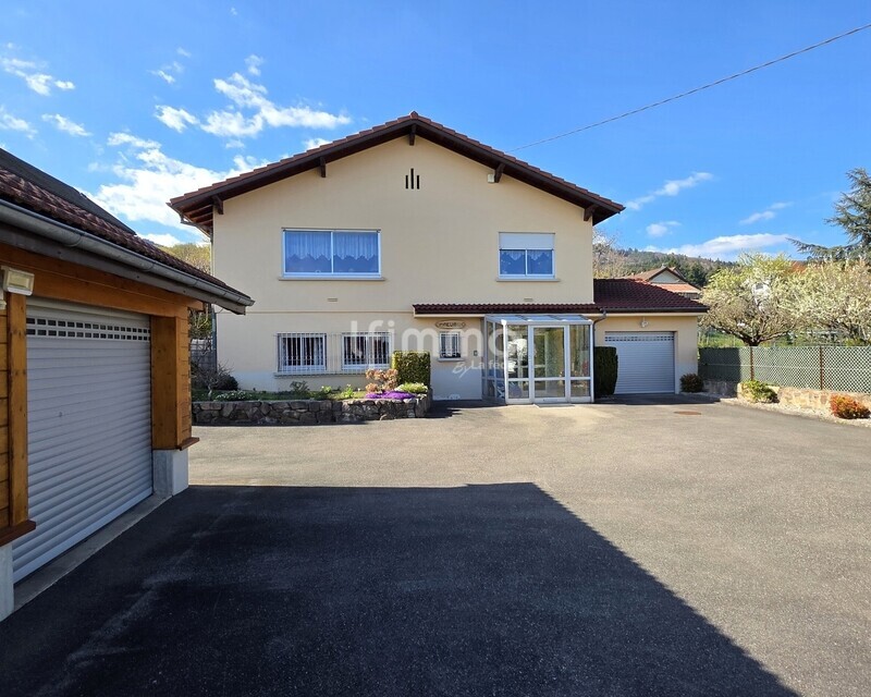 Villa d'architecte dans un cadre calme et verdoyant - 02
