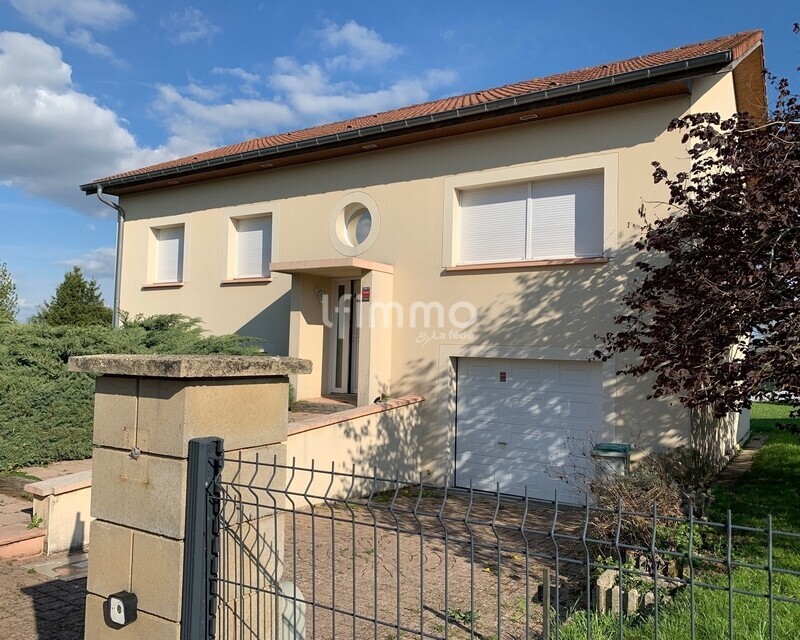 Maison dans lotissement Charmes - Risser facade