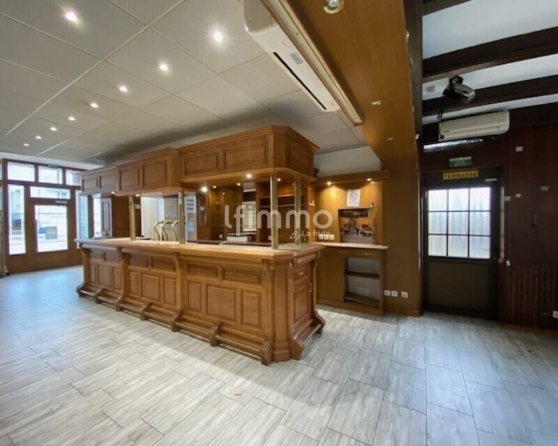 Ensemble immobilier - Gur bar porte terrasse