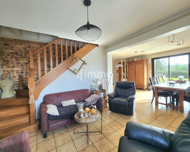 Maison traditionnelle avec étang - 7cb7080e-b477-4417-8337-24359b70c030