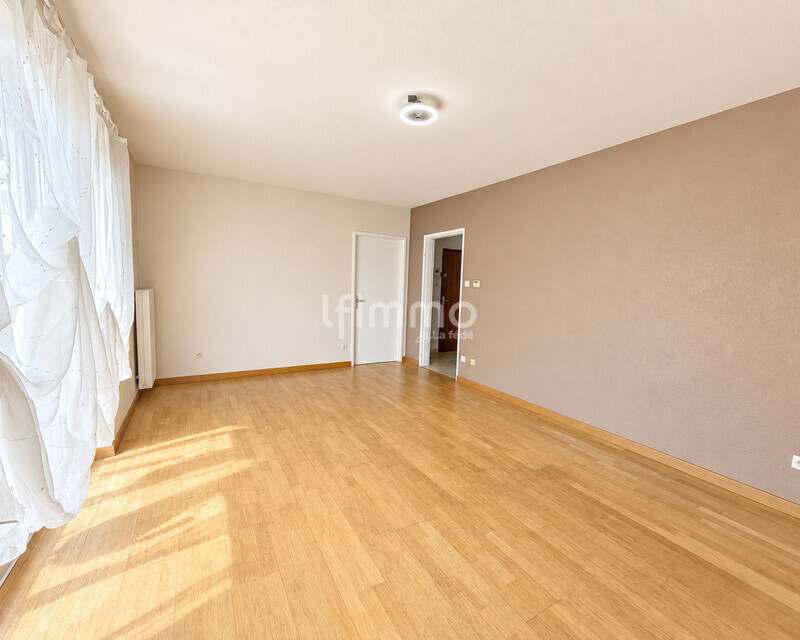 Appartement 3 pièces avec balcons et garage - 3f0ec0d7-0f5d-4a66-ad34-7aa148e149f1