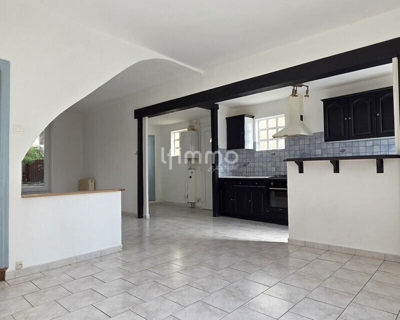 Maison lumineuse avec extérieur - 20260324 110105