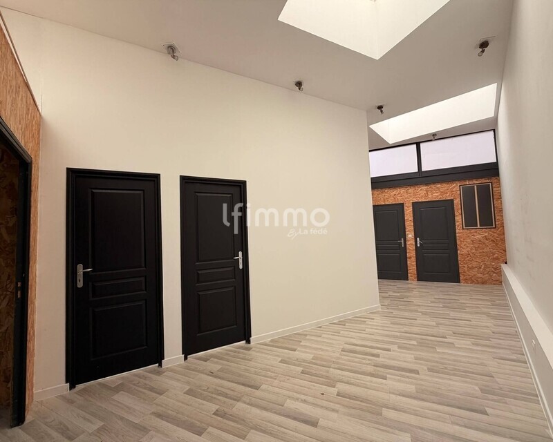 Local professionnel de 102 m² – “La Teinturerie” à  Roubaix – - Img-20260602-wa0011