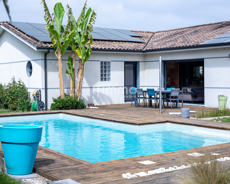 Maison de charme de 188m2 avec piscine - Cursan 33670 - Img 3833