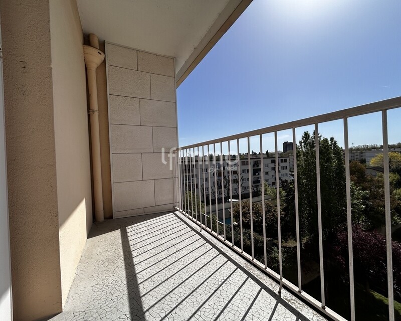 Appartement 66m2, dernier étage et 2 balcons - Img 6896