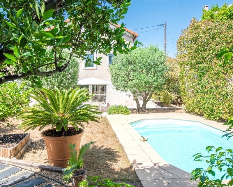 Marseille 12ème/Maison Jardin Piscine Garage   - Phoct26