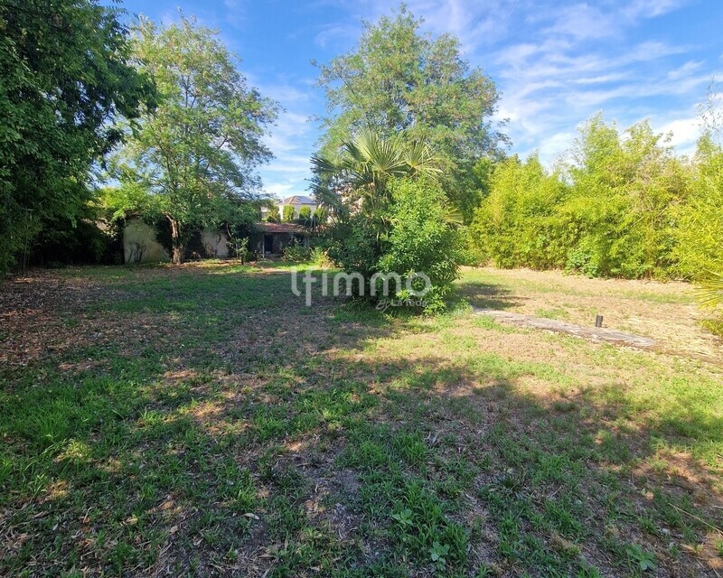 Terrain à bâtir dans une rue paisible - 20260701 175628