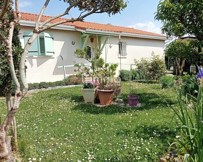 villecomtal maison 5 pièces avec garage - façade ouest