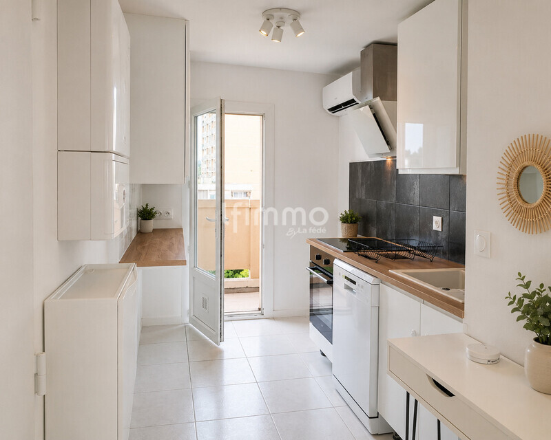 T3 entièrement rénové – Vue mer – Résidence sécurisée - Chatgpt image 11 mai 2026 à 15 38 33