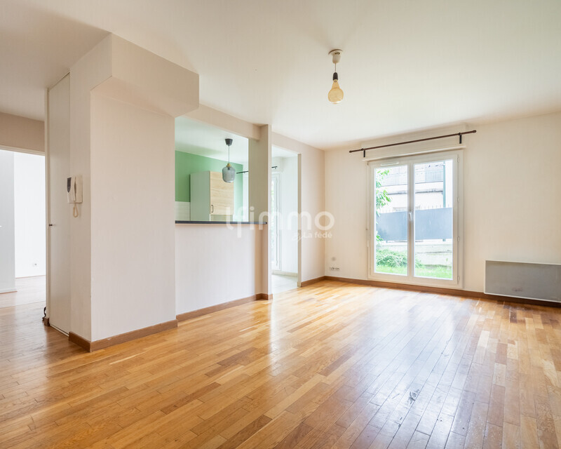 Le Raincy- Centre Ville- Appartement 2P 51m2 et Jardin 42m2- Pkg - PIÈCE DE VIE