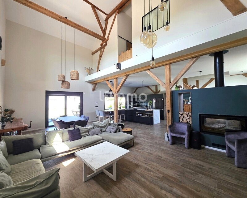 L'esprit loft, le charme de l'ancien, une propriété hors du commun - pièce à vivre 90 m²