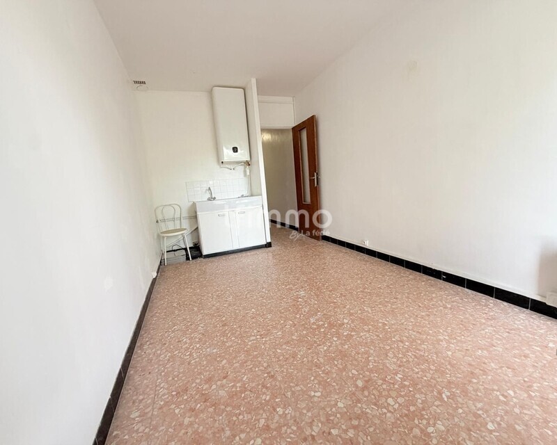 Studio proche centre et transports urbains - Afc2774b-3c4c-4d39-9965-b70e3ee503ad