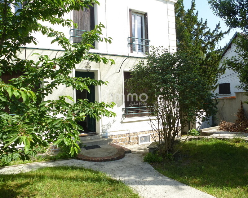 Maison 6 pièces de 133 m² sur terrain de 450 m², secteur résidentiel - P1130603