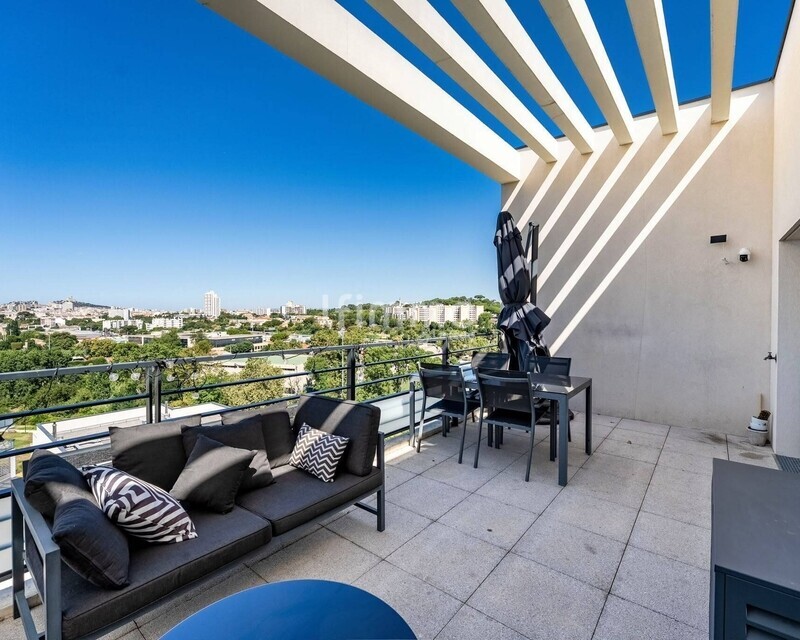 T4 88m2 +Terrasse de 20M2 et Double Box 35m2 10ème - Img-20260703-wa0007