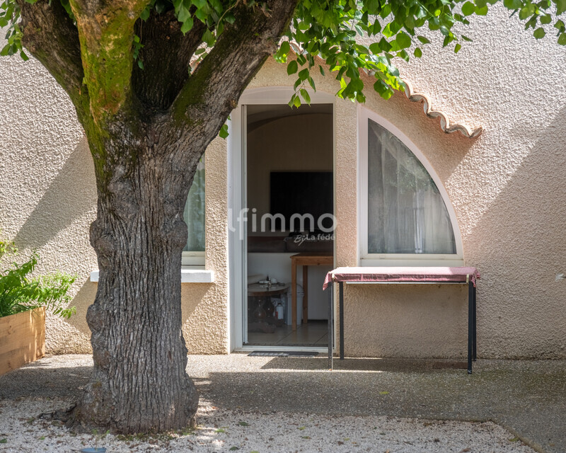  Maison de village, 2chambres, terrasse + cour + 2 stationnements. - 12