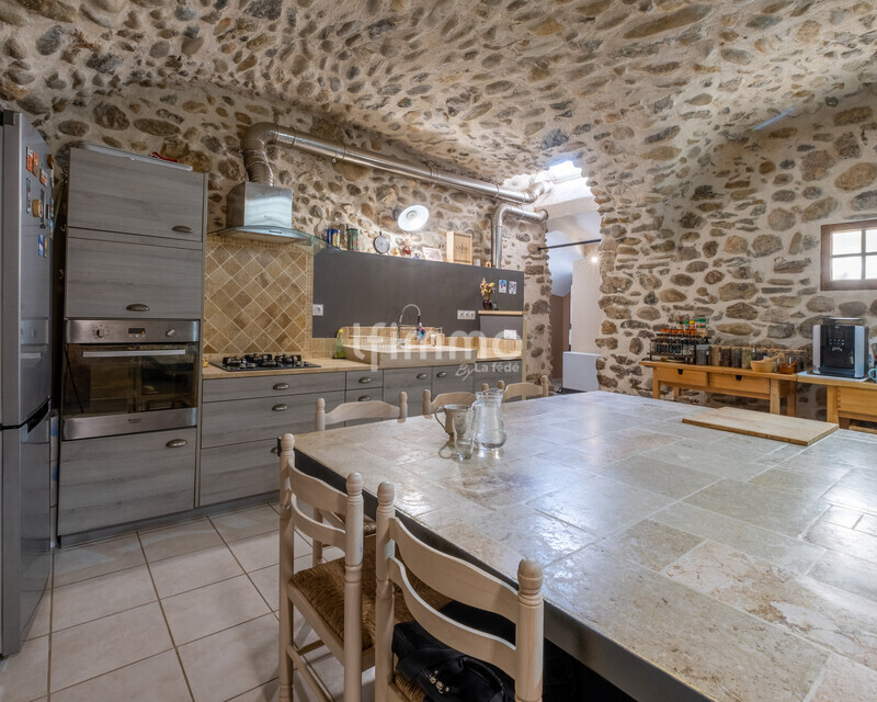 Maison de village avec cour et terrasse. - 3
