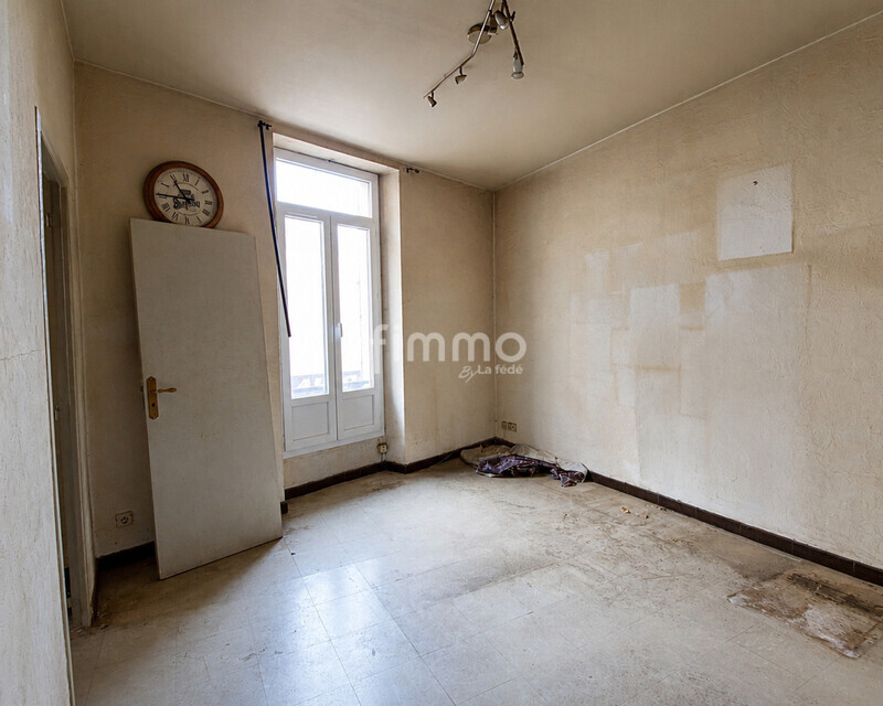 Appartement à rénover 4e Marseille - Chatgpt image 6 juin 2026 à 22 43 02