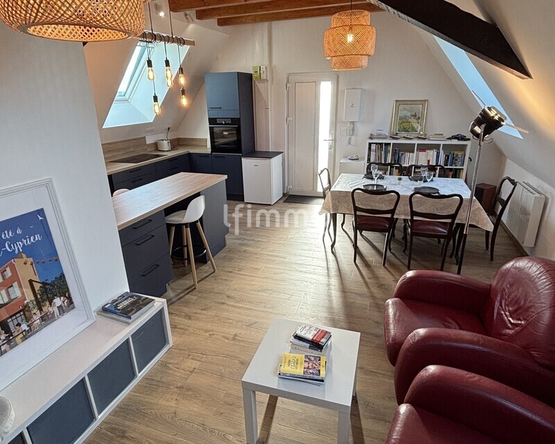 Duplex meublé atypique au centre du village - 4c44cc59-927e-4b73-81a8-79ed6c60a265