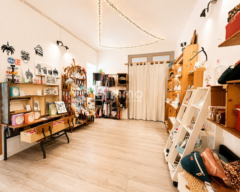 Fond de commerce boutique 60m²- 33160 Saint Médard en Jalles - Essayage