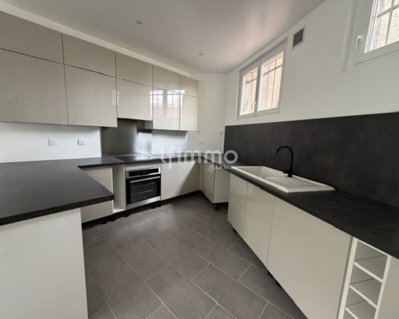 Maison 58 m2 + Combles proche A86 /gare - - Cuisine