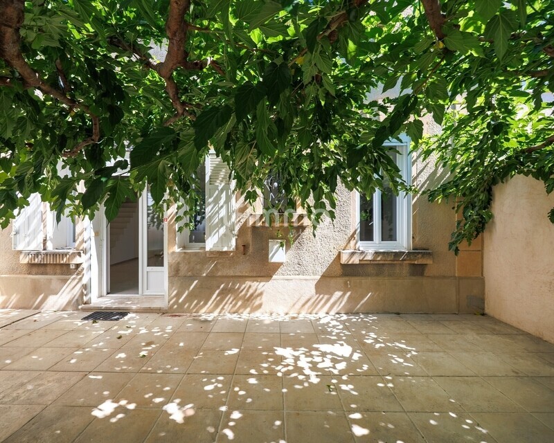 Eoures 13011 / Maison rénvovée - Ph3