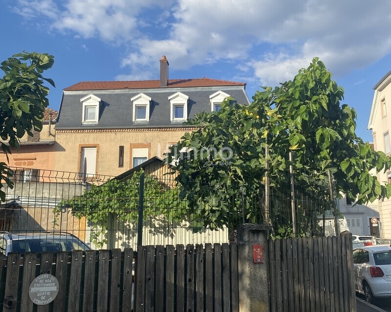 Immeuble de avec local commercial  - Img 1015