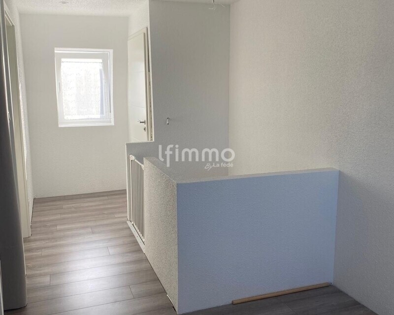 Immeuble de avec local commercial  - 8754fe79-9861-4e7e-b7f8-960daf53ad49
