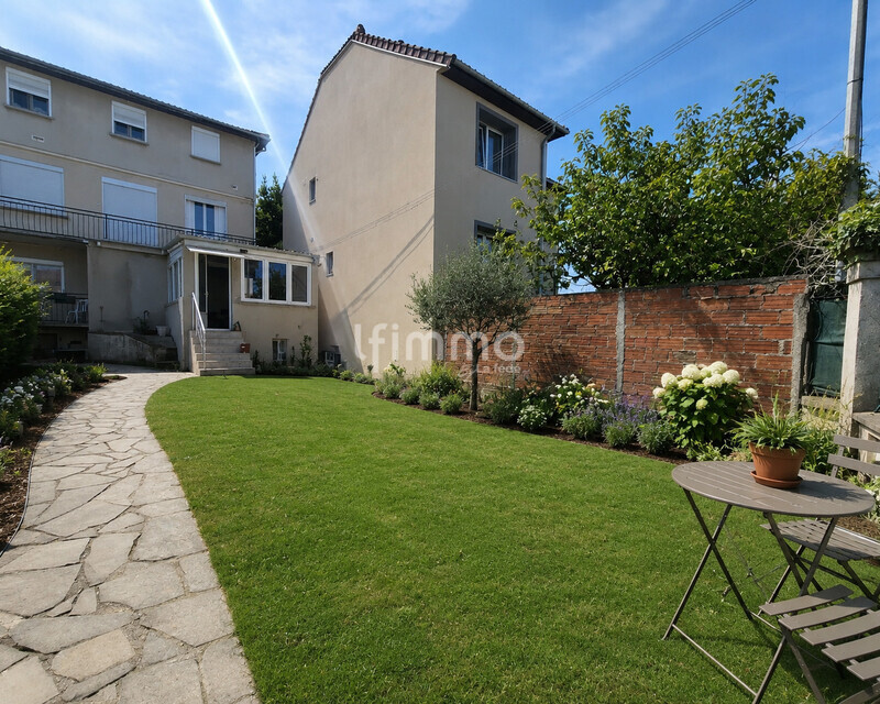 Comme à la maison - Quartier résidentiel avec jardin  - Chatgpt image 6 juil. 2026  16 03 02