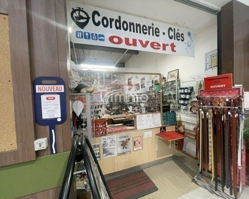cordonnerie bien implantée cherche son repreneur  - Img 7650