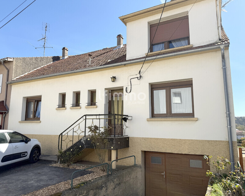 Vends à Brettnach une maison de village avec jardin - Facade1