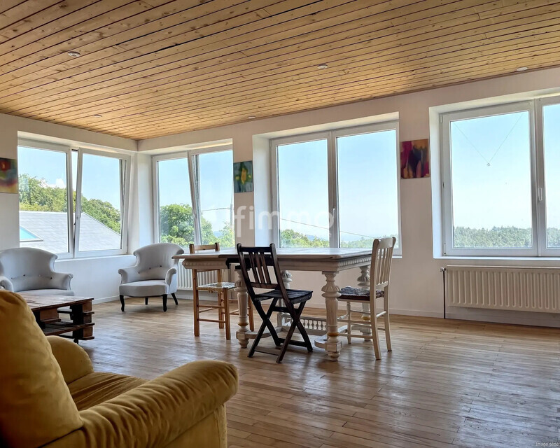 Elégante maison avec deux appartements et une grange - Ia generated 1784039070