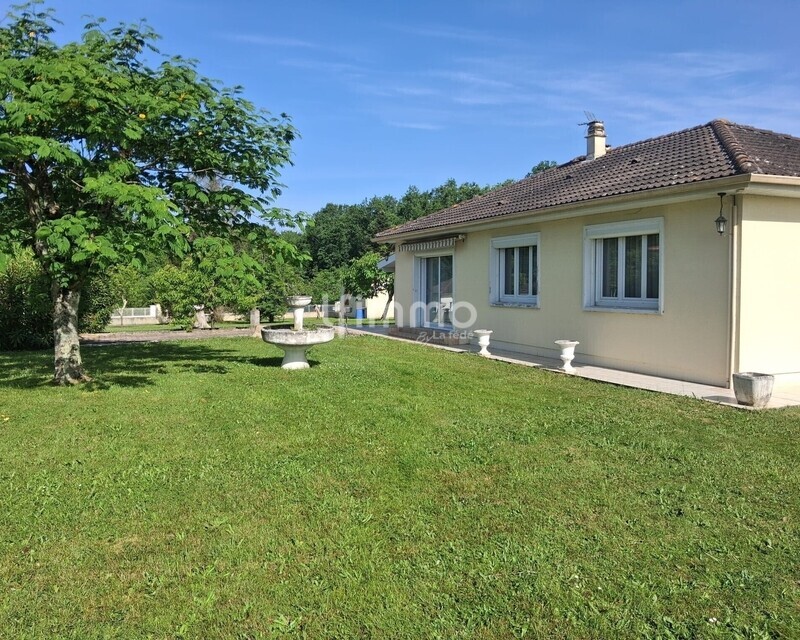 Maison familiale au calme avec grand terrain - Robert facade