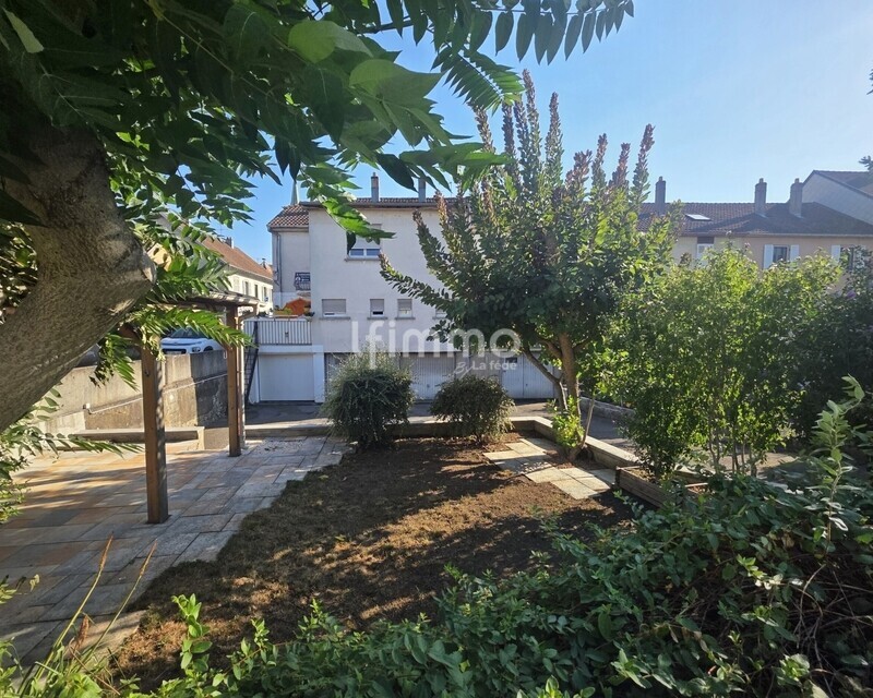 Duplex atypique de 158 m² avec jardin et 2 garages - 0000