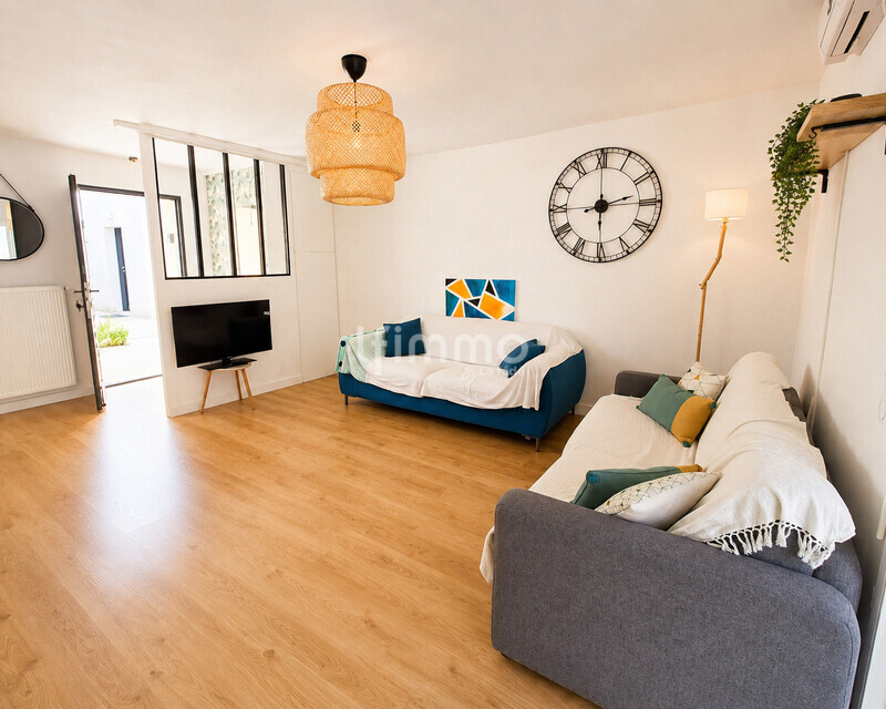 Appartement T2 de 48m2 avec terrasse et parking - Séjour entrée