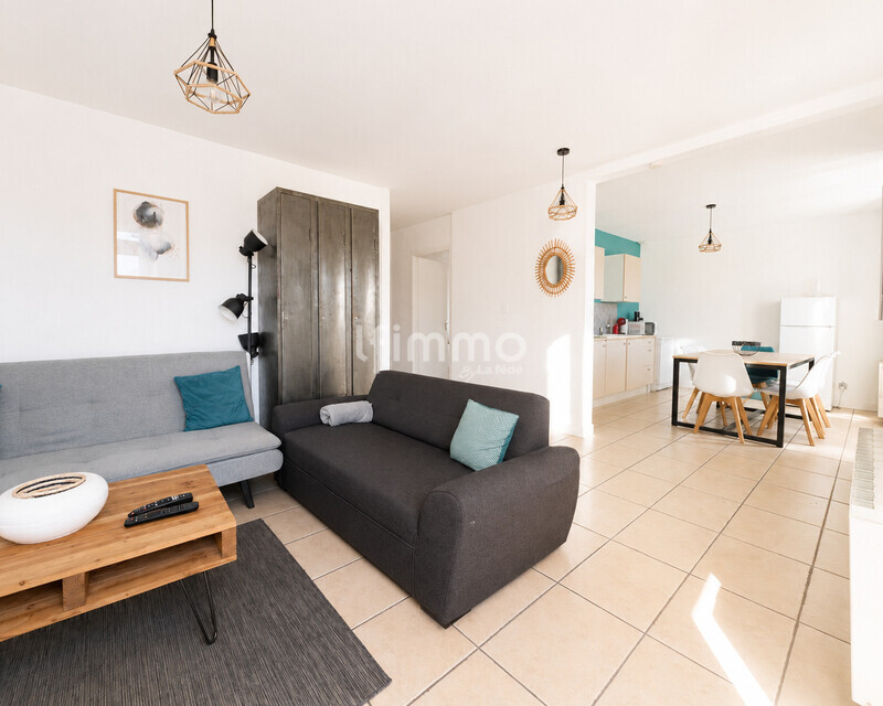 Appartement rez de chaussée 67m² 2 places de parking jardin 248m² - Appart ecole 7