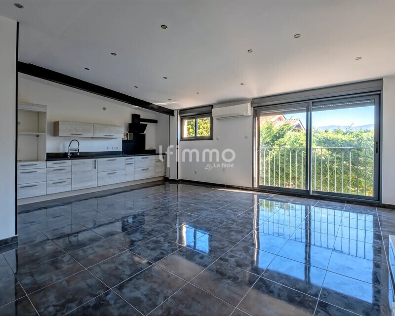 Appartement duplex,  3 chambres, garage, dpe C - Ia generated 1789396768