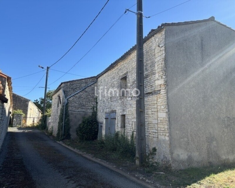Grange de 114 m2 à rénover à Saleignes. - Image2